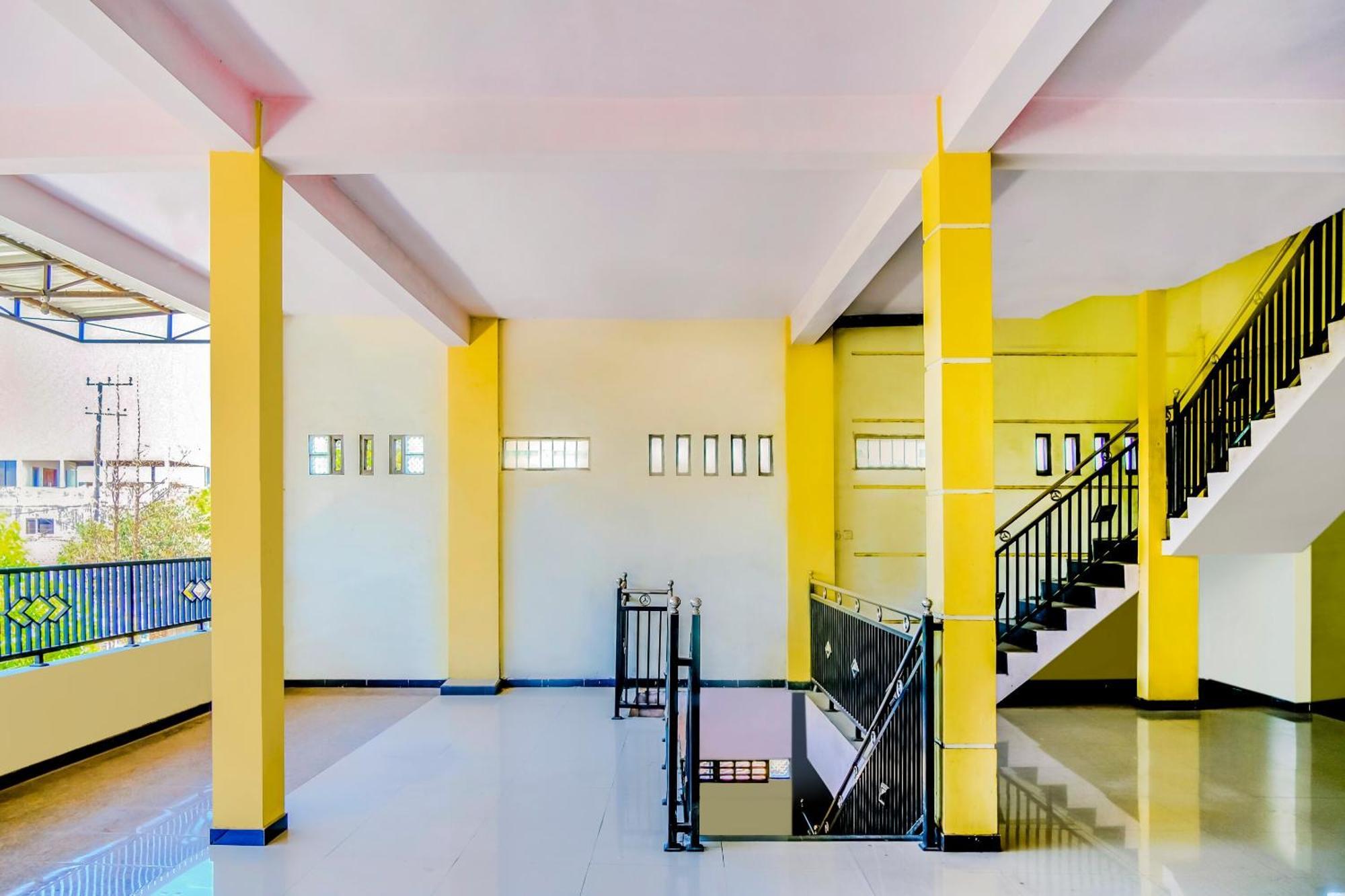 Super Oyo 1759 Family Residence Kediri  Exterior foto