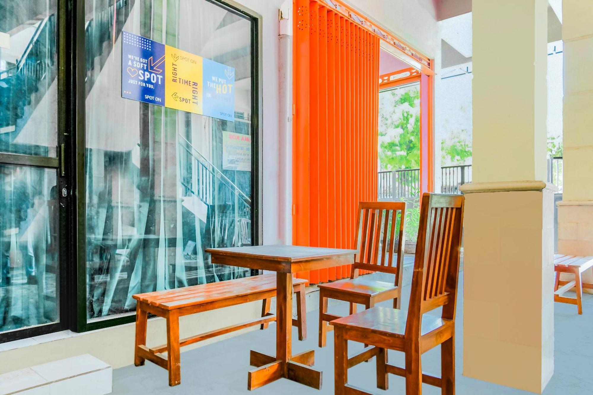 Super Oyo 1759 Family Residence Kediri  Exterior foto
